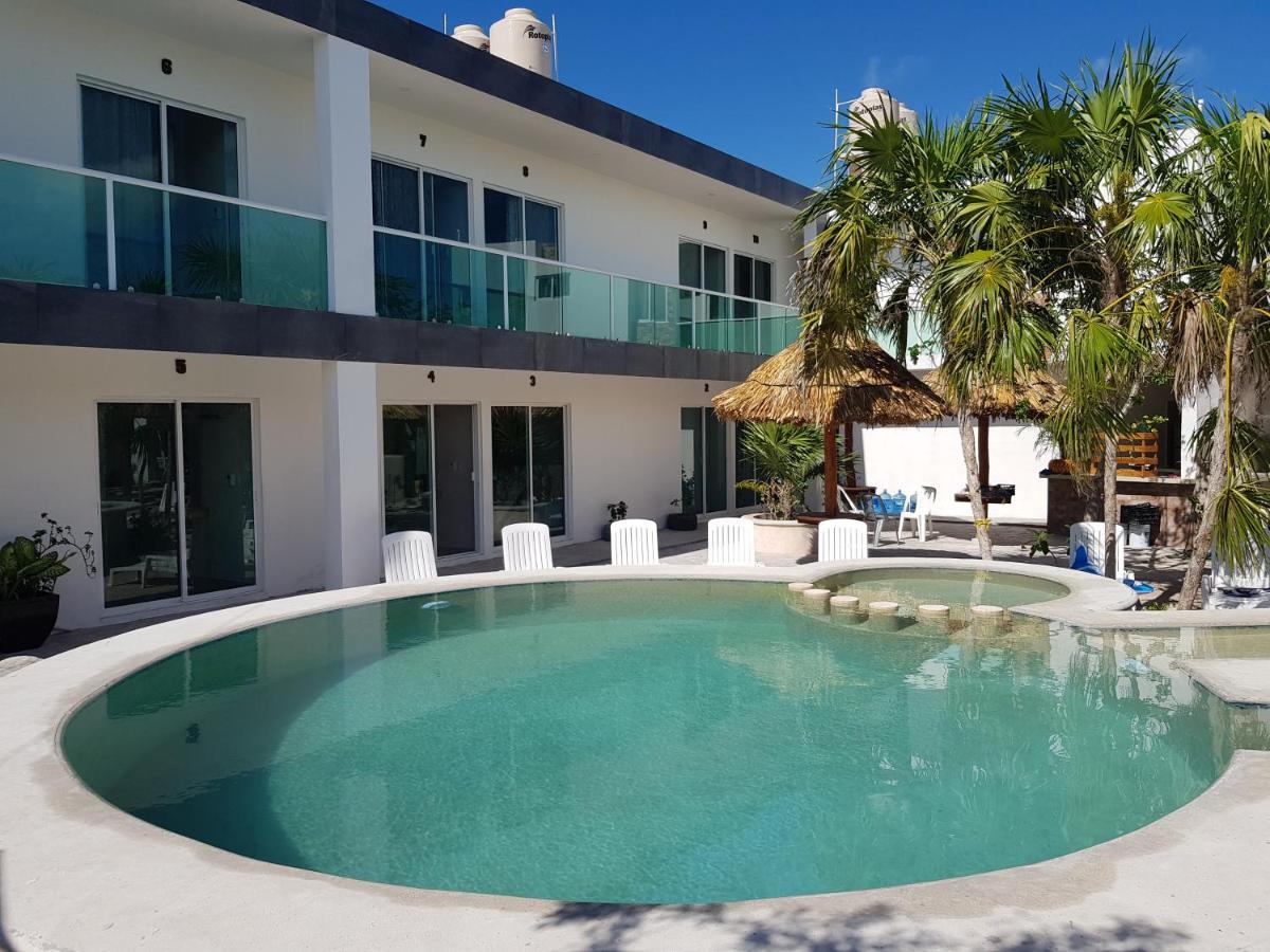 Del Carmen Holbox